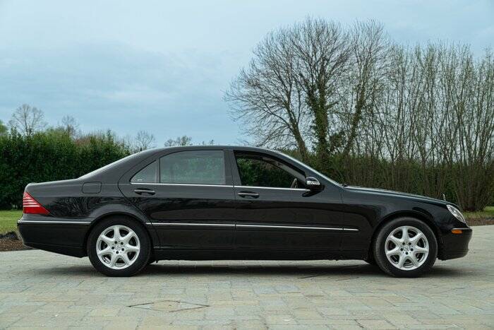 Immagine 4/7 di Mercedes-Benz S 500 4MATIC (2007)