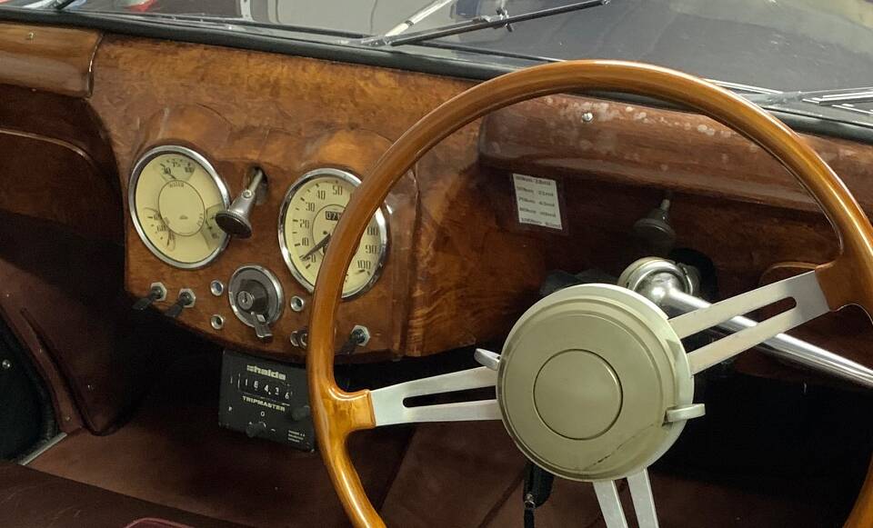 Image 8/15 of Triumph 2000 Roadster (1949)