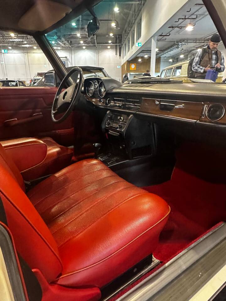 Image 8/21 of Mercedes-Benz 240 D 3,0 (1976)
