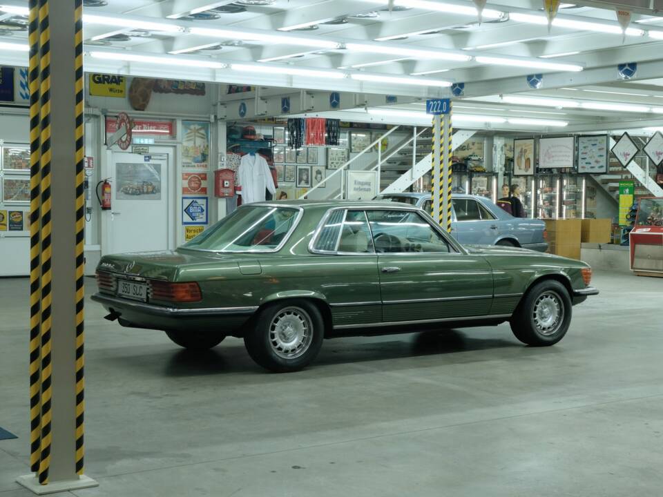 Image 13/50 de Mercedes-Benz 350 SLC (1973)
