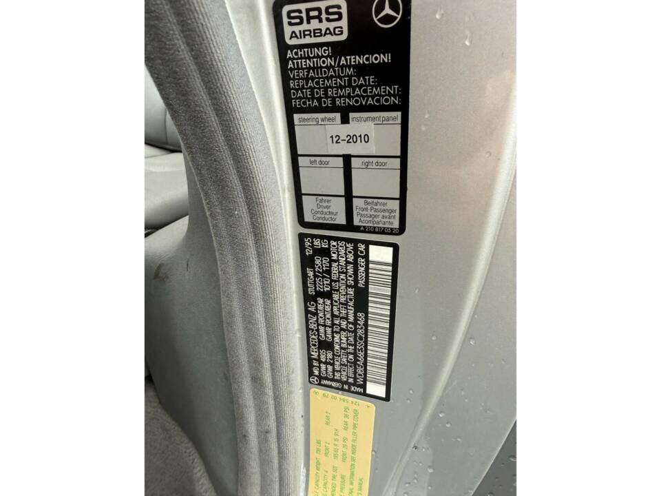 Bild 34/50 von Mercedes-Benz E 320 (1995)