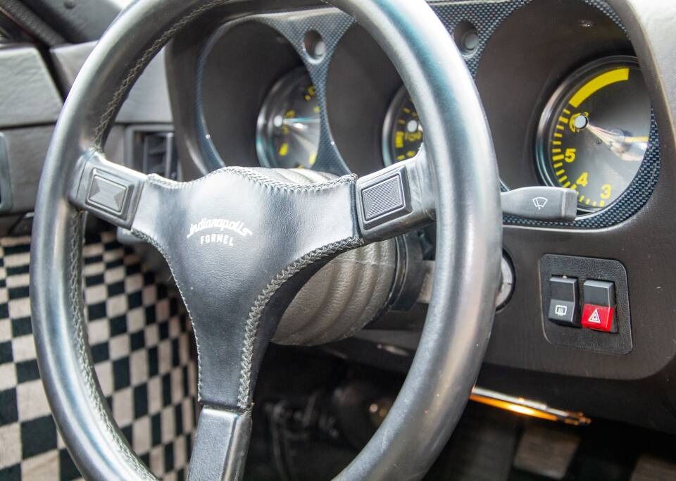 Image 17/22 of Porsche 944 (1982)