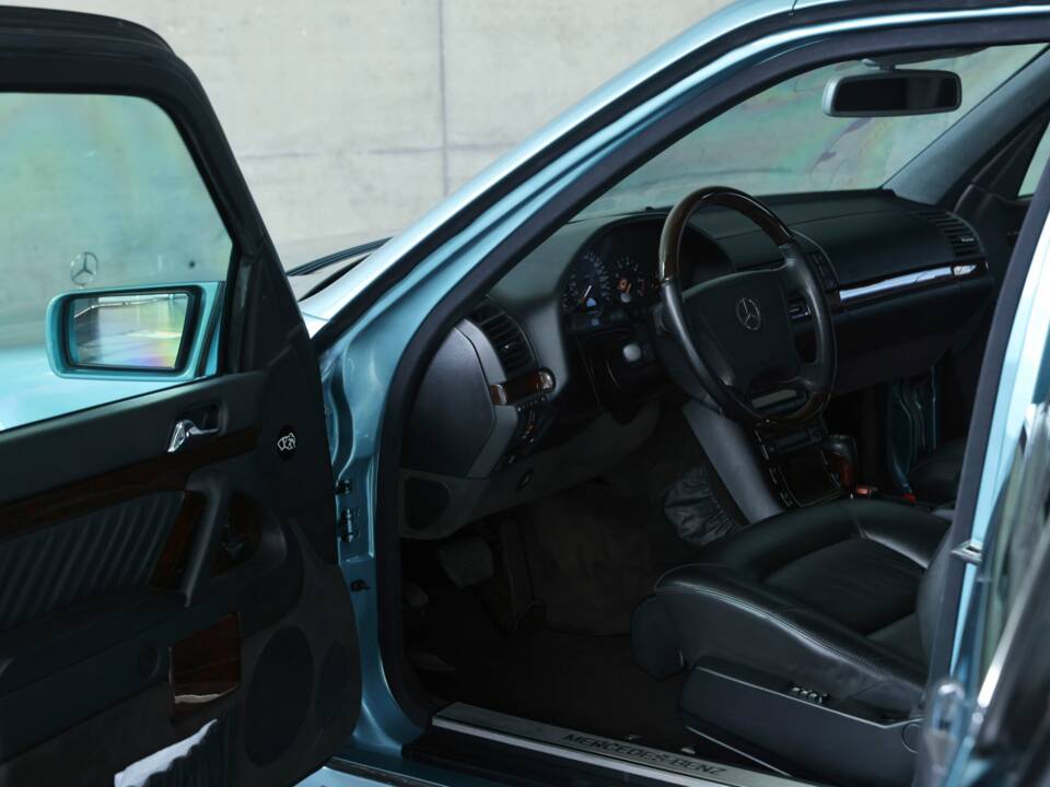 Bild 12/50 von Mercedes-Benz S 600 L (1999)