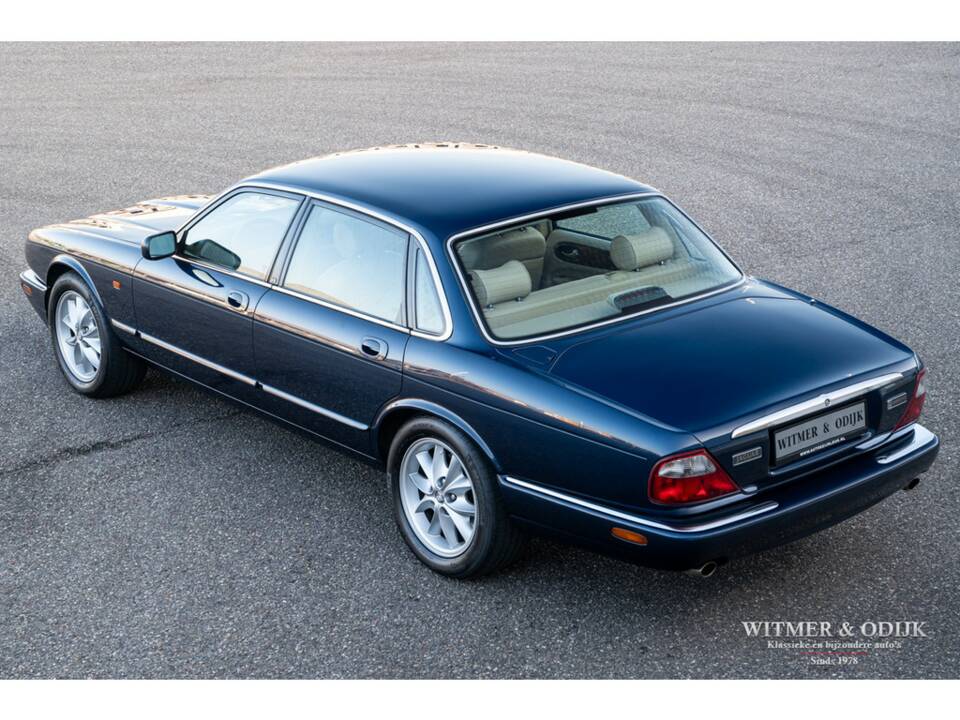 Bild 9/34 von Jaguar XJ 8 4.0 Executive (1999)
