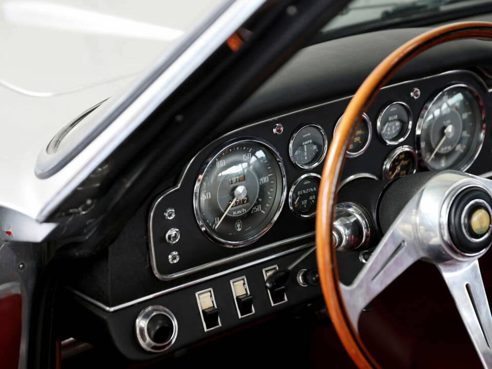 Bild 39/50 von Maserati 3500 GTI Sebring (1963)