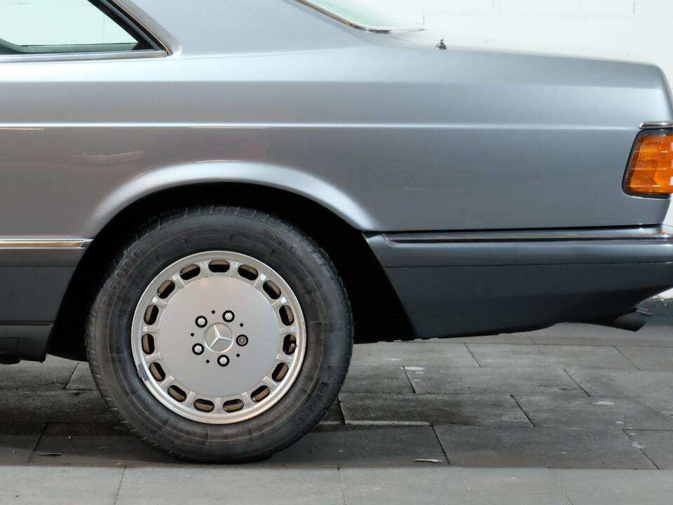 Image 21/34 of Mercedes-Benz 500 SEC (1991)
