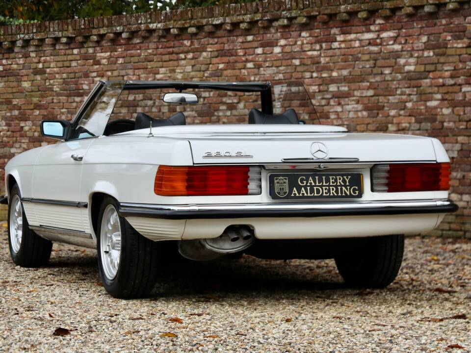 Image 38/50 de Mercedes-Benz 280 SL (1977)