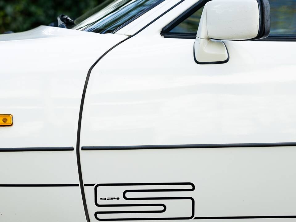 Image 33/50 de Porsche 924 S (1986)