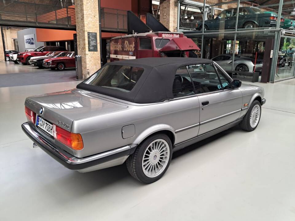Image 1/12 of BMW 320i (1990)