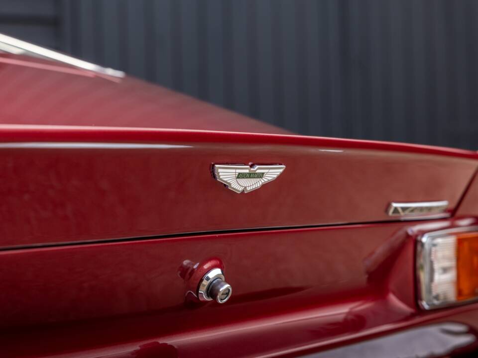 Image 58/75 de Aston Martin V8 Vantage (1985)