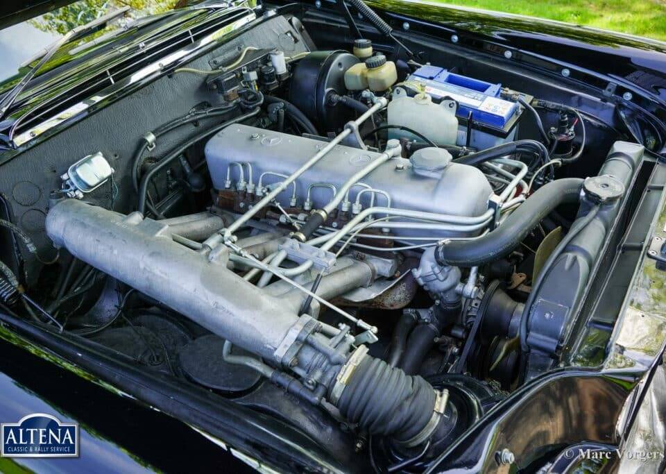 Image 32/52 de Mercedes-Benz 220 SE b (1963)