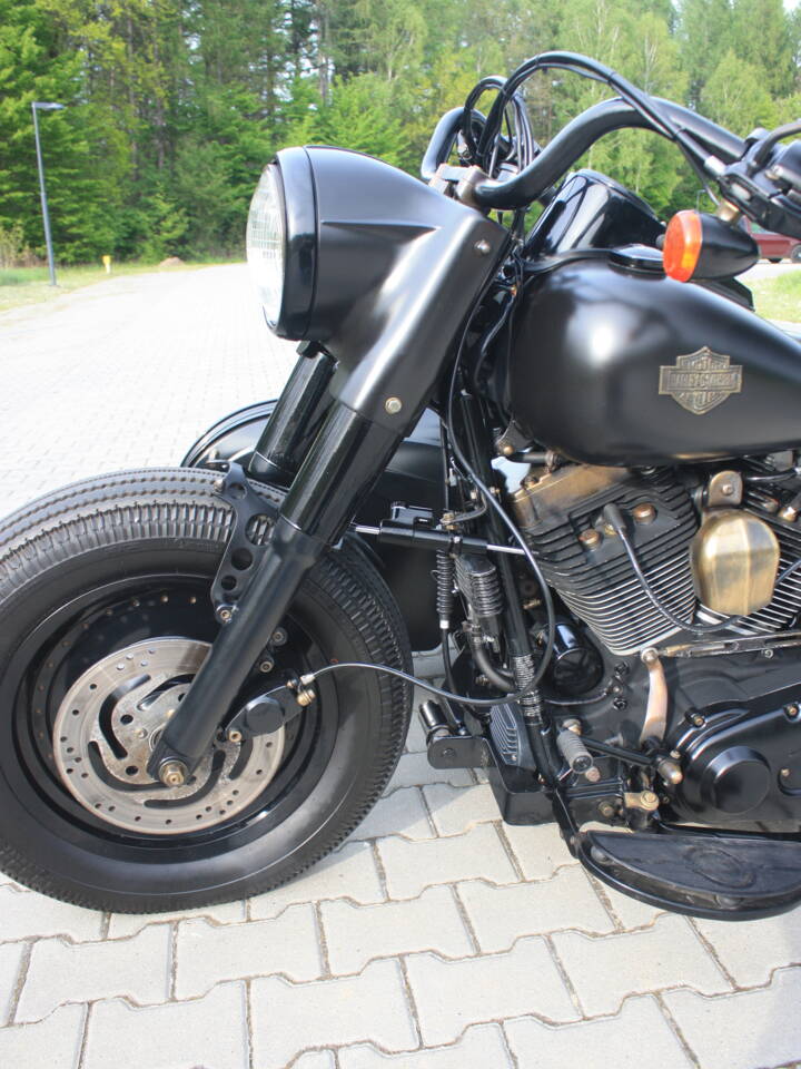 Image 16/33 of Harley-Davidson DUMMY (2004)