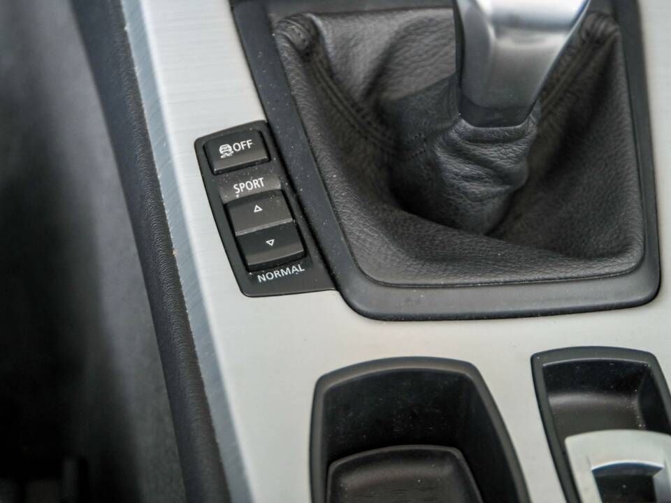 Image 32/50 of BMW Z4 sDrive23i (2010)