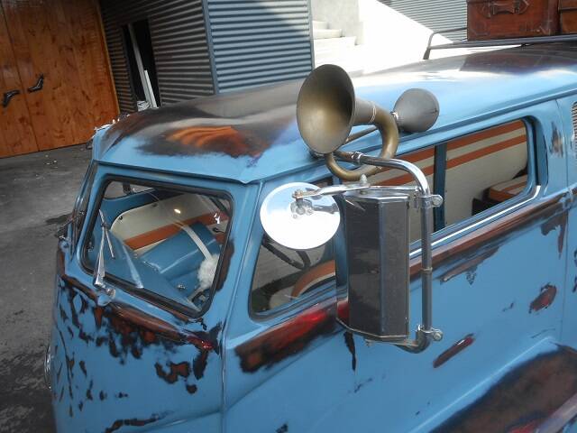Image 20/20 of Volkswagen T2b Kombi (1973)