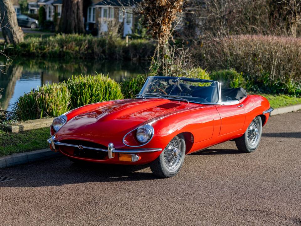 Image 44/50 de Jaguar E-Type (1969)