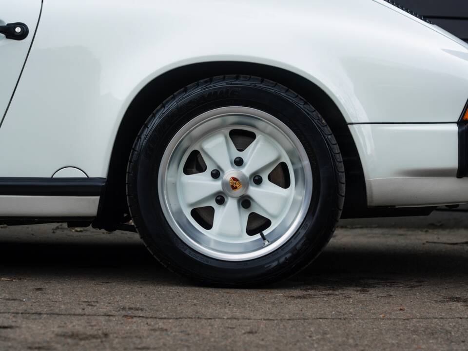 Bild 6/48 von Porsche 911 Speedster 3.2 (1989)