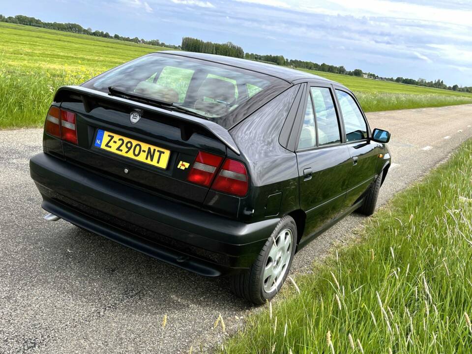 Bild 3/6 von Lancia Delta HF Integrale Evoluzione II &quot;Club Hi-Fi&quot; (1994)