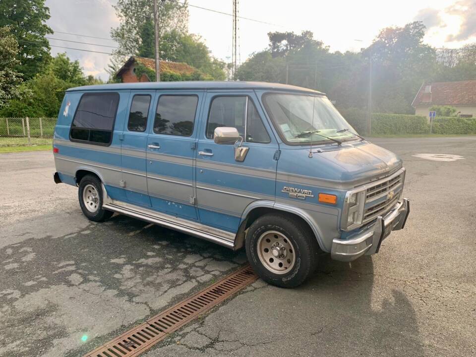 Image 6/20 of Chevrolet Van (1988)