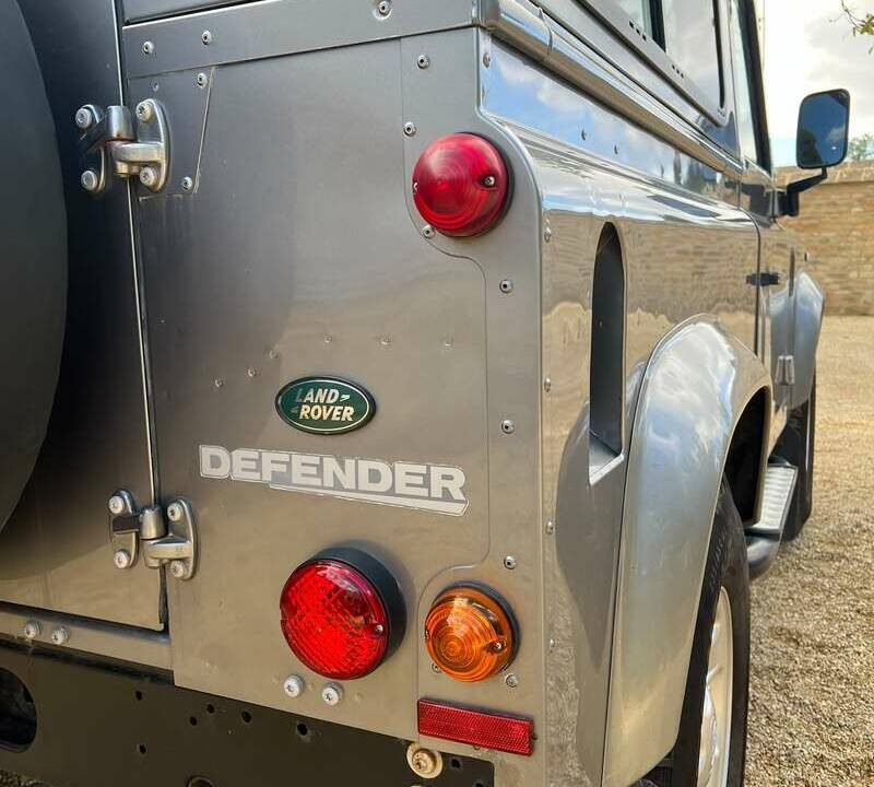 Image 19/50 of Land Rover Defender 90 (2011)