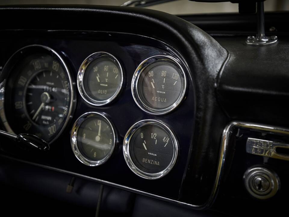 Image 75/100 of Ferrari 250 GT (1962)