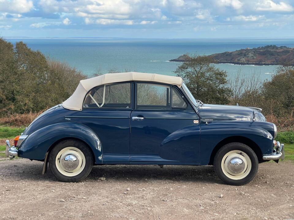 Immagine 2/12 di Morris Minor 1000 (1966)