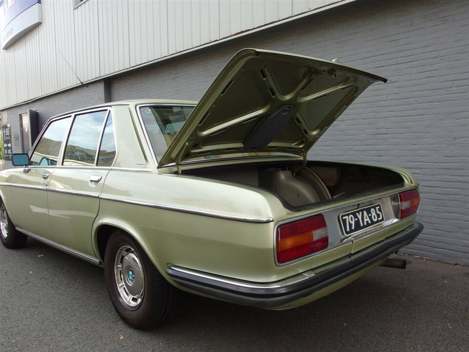 Image 77/95 de BMW 2500 (1977)