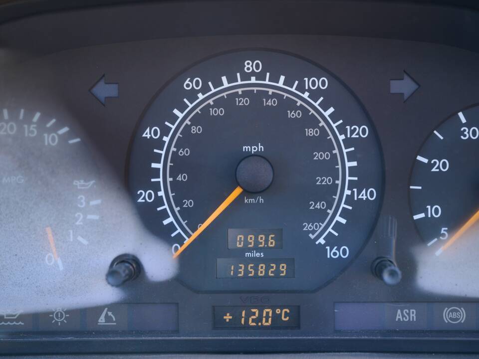 Image 49/50 of Mercedes-Benz SL 280 (1996)