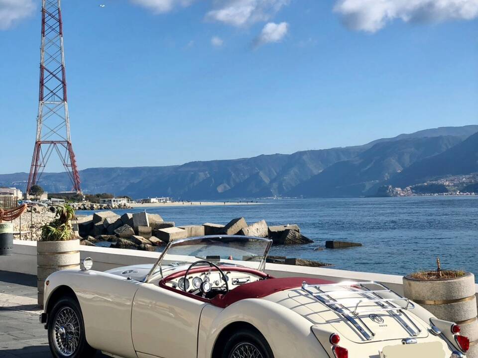 Image 2/18 de MG MGA 1600 (1961)
