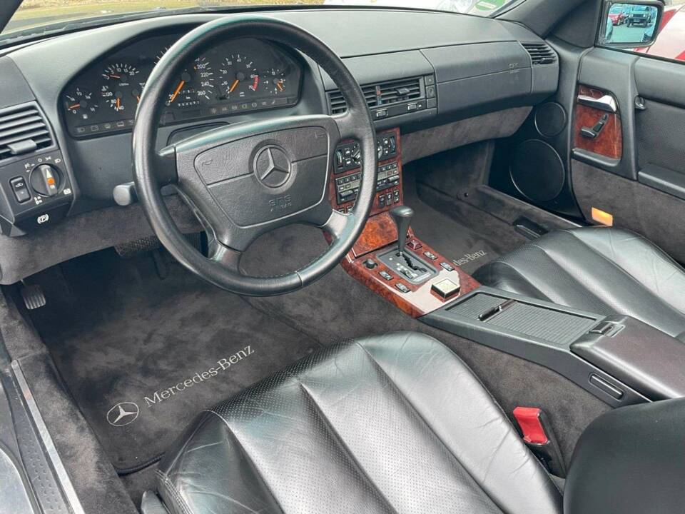 Image 14/20 of Mercedes-Benz 500 SL (1992)