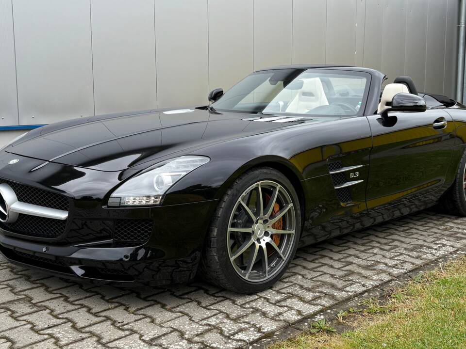 Image 5/28 of Mercedes-Benz SLS AMG Roadster (2012)