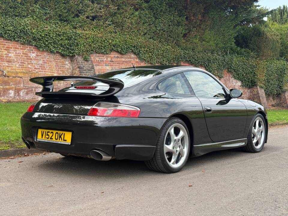Image 3/30 of Porsche 911 Carrera 4 &quot;Millenium-Edition&quot; (2000)