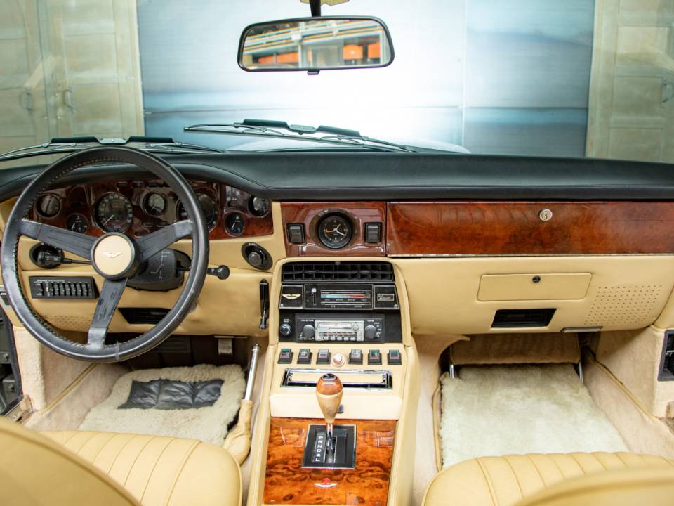 Imagen 11/22 de Aston Martin V8 Volante (1981)