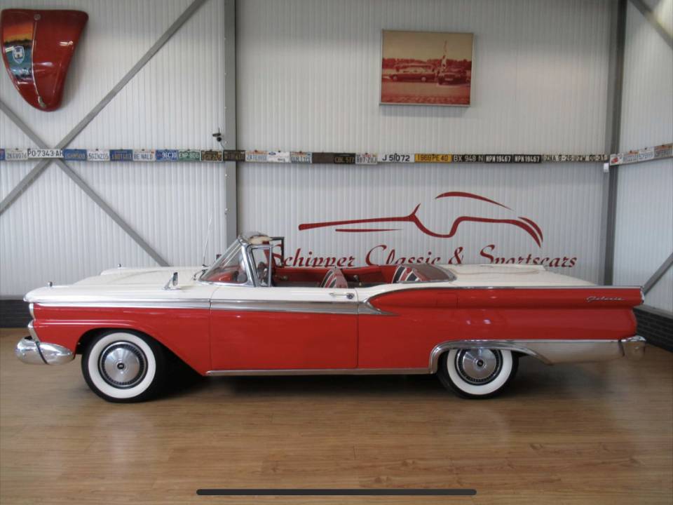 Afbeelding 30/31 van Ford Fairlane Skyliner (1959)