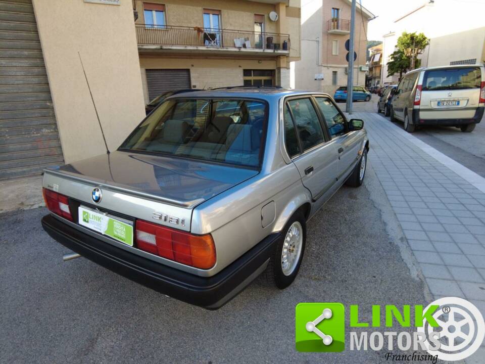 Imagen 10/10 de BMW 318i (1989)