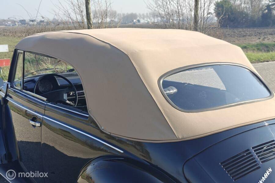 Image 22/35 de Volkswagen Coccinelle 1303 (1972)