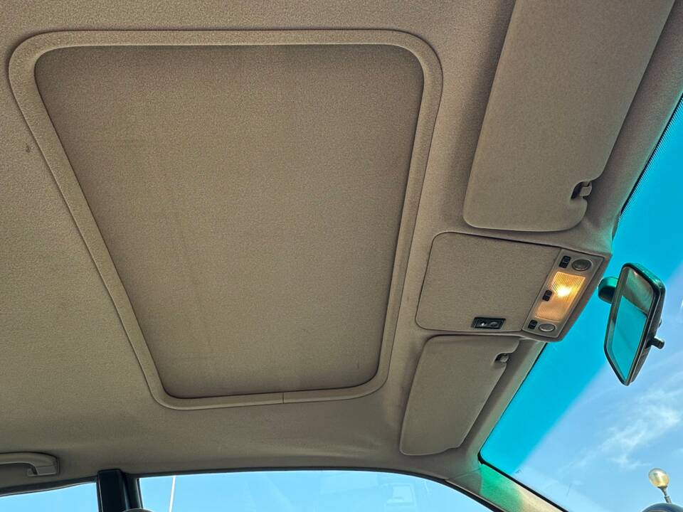 Bild 14/57 von BMW 320i (1993)