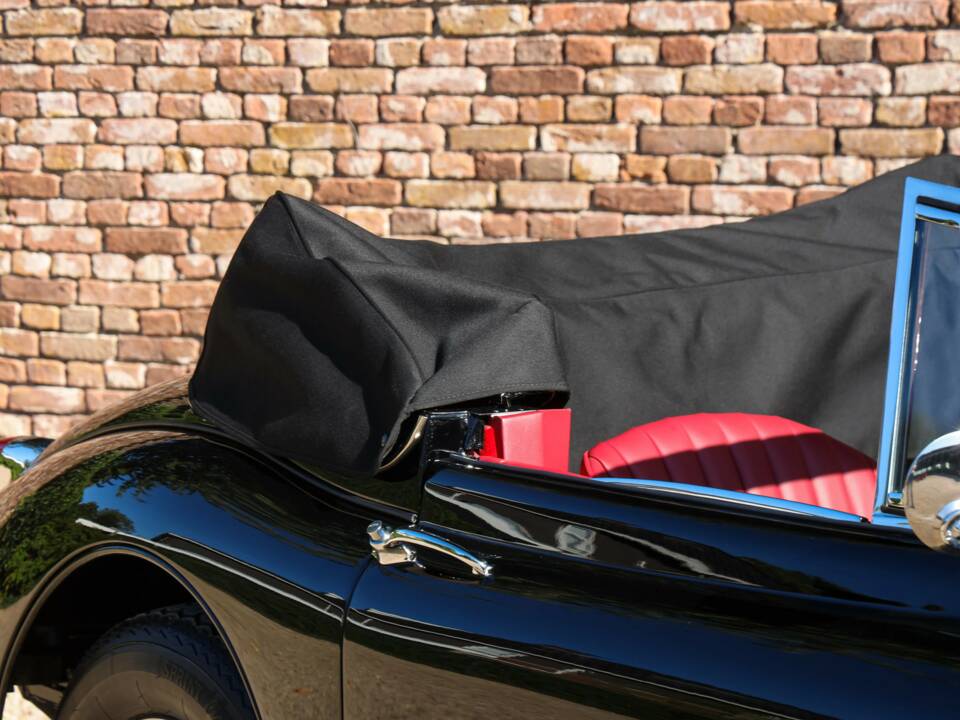 Image 32/50 of Jaguar XK 150 3.4 S DHC (1958)
