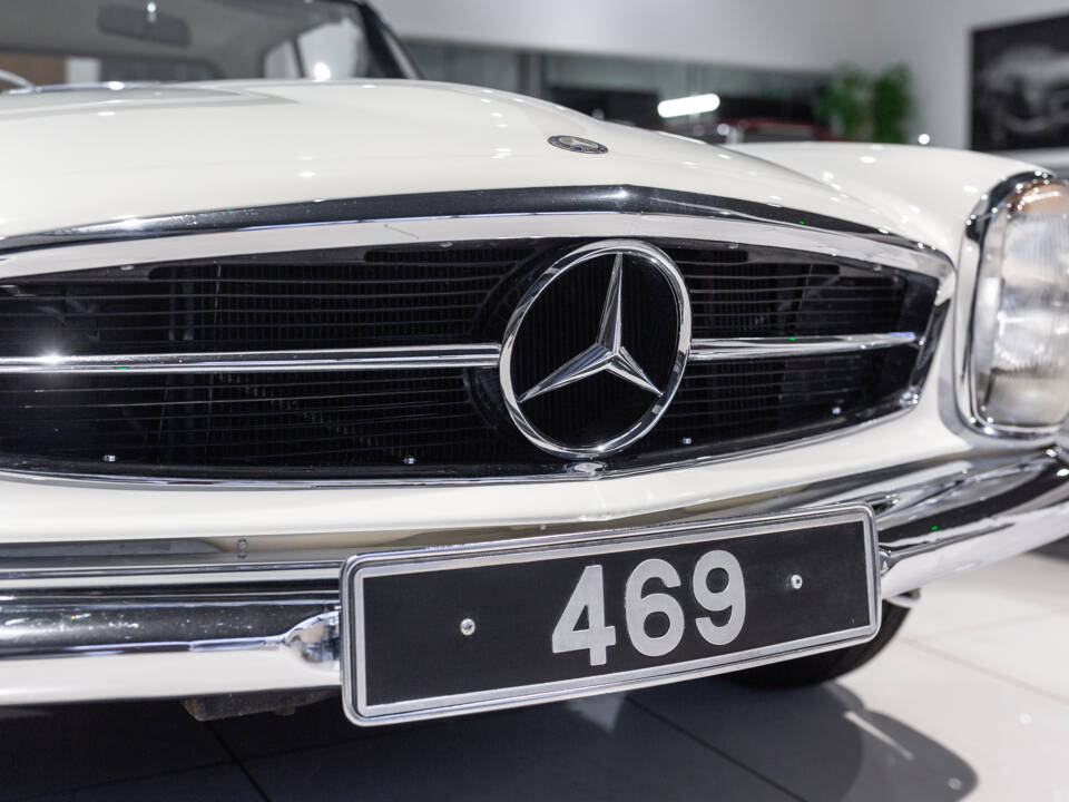 Image 12/74 of Mercedes-Benz 280 SL (1969)