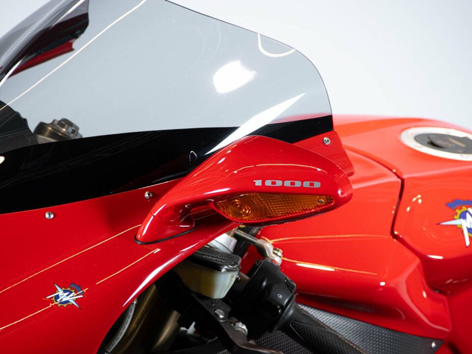 Image 26/50 de MV Agusta DUMMY (2004)