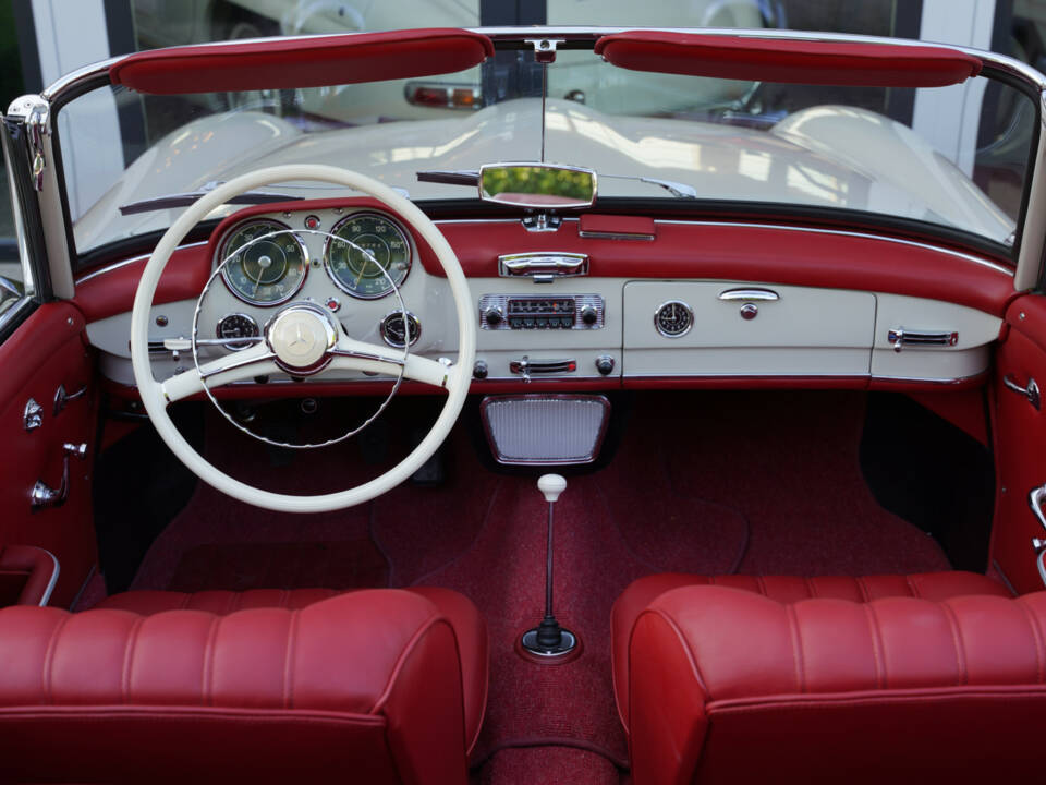 Image 19/50 of Mercedes-Benz 190 SL (1962)