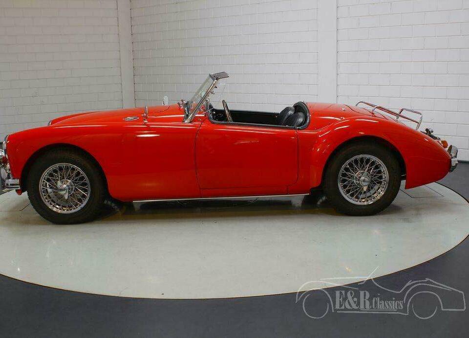 Image 4/19 of MG MGA 1600 (1962)