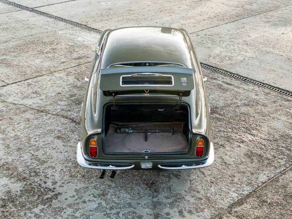 Immagine 36/36 di Aston Martin DB 6 Mk II (1970)