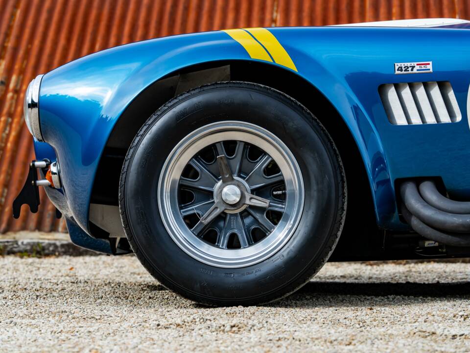 Image 31/33 of AC Cobra 427 (1965)