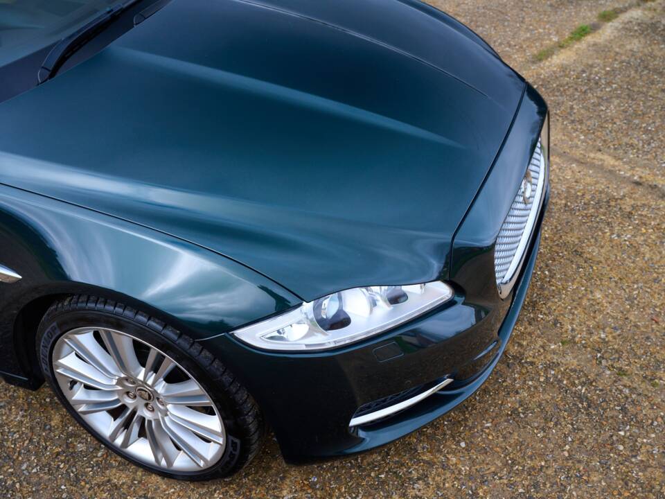 Image 7/50 of Jaguar XJ 5.0 (2010)