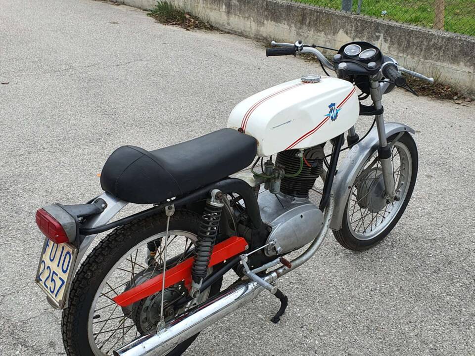 Image 9/18 of MV Agusta DUMMY (1971)