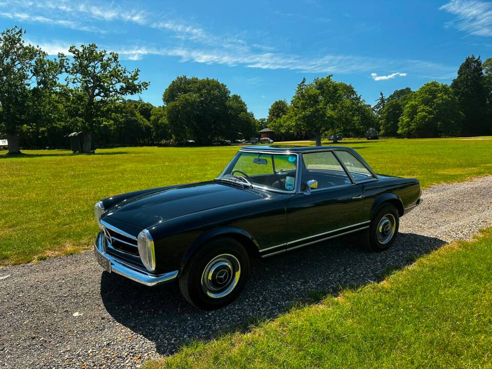 Image 52/55 of Mercedes-Benz 230 SL (1967)