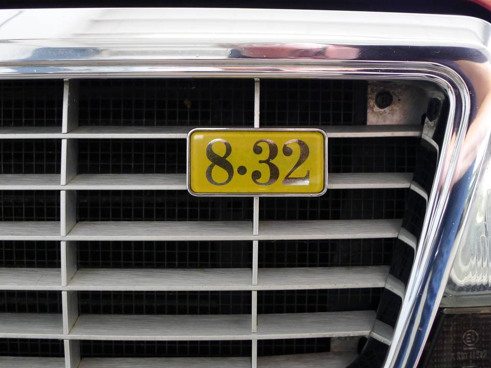 Bild 27/33 von Lancia Thema 8.32 (1989)