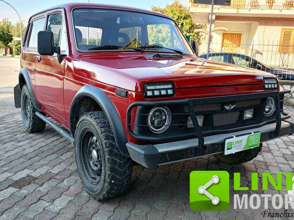 Immagine 4/10 di Lada Niva 4x4 (1997)