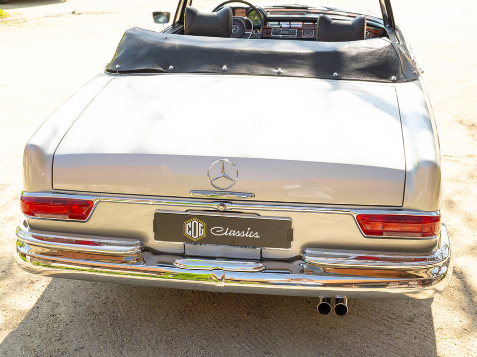 Bild 11/56 von Mercedes-Benz 280 SE (1968)
