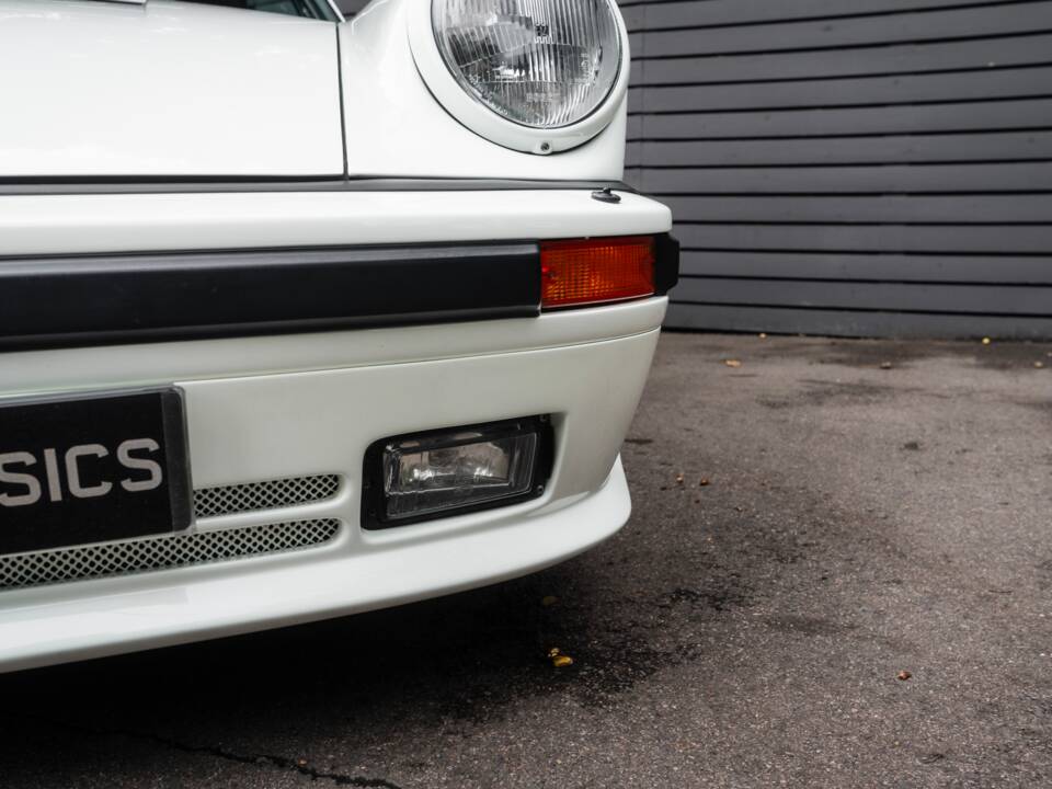 Image 47/50 of Porsche 911 Turbo LE (1989)